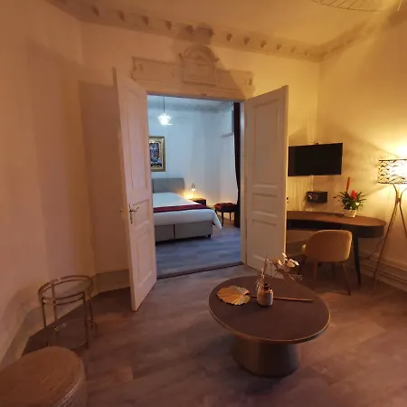 Апартаменти -