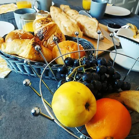 - Апартаменти