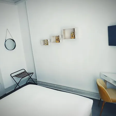 - Апартаменти