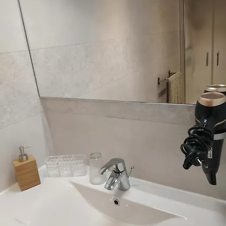 Апартаменти - *